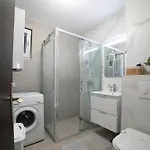 Aurelio Centar With Balcony And Free Parking * 塞拉耶佛