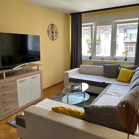 Aurelio Centar With Balcony And Free Parking Apartment *