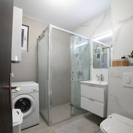 Aurelio Centar With Balcony And Free Parking * Sarajevo