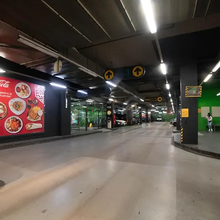 Aurelio Centar With Balcony And Free Parking