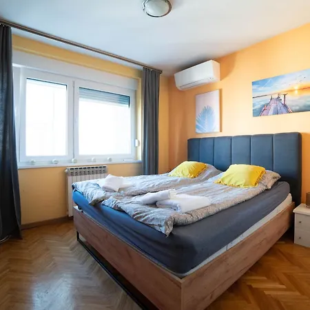 Aurelio Centar With Balcony And Free Parking Appartement *
