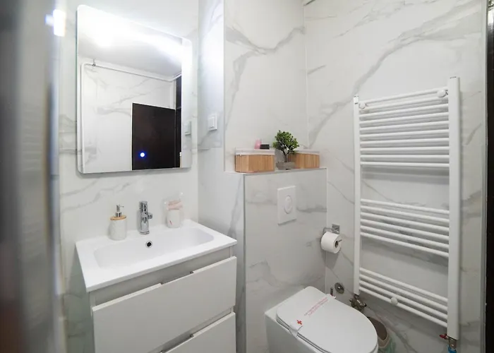 Aurelio Centar With Balcony And Free Parking