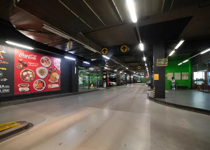 Aurelio Centar With Balcony And Free Parking