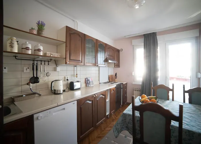 Διαμέρισμα Aurelio Centar With Balcony And Free Parking